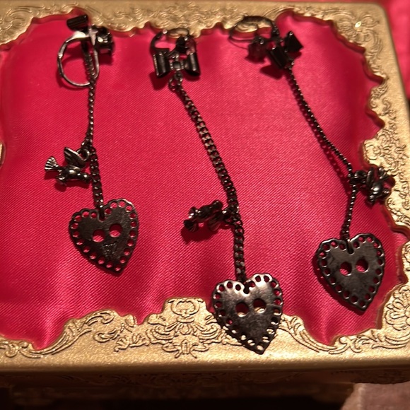 Betsy Johnson Heart Bird dangle pierced Earrings - Picture 7 of 8
